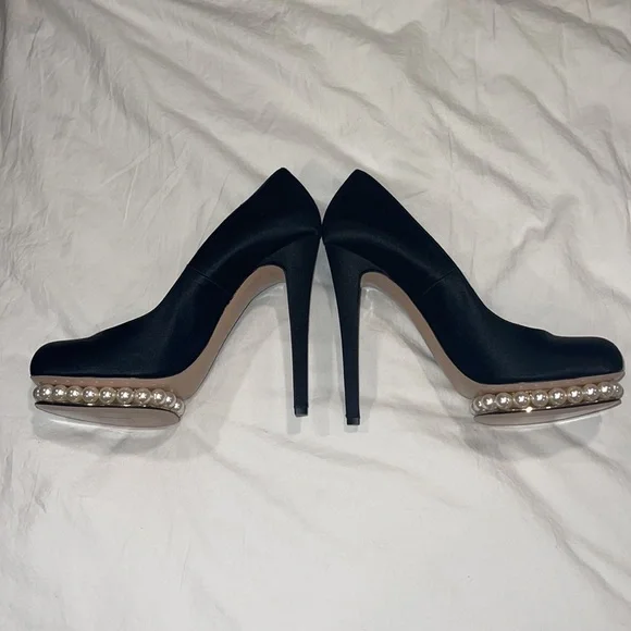 NWOT Nicholas Kirkwood stunning satin heels with pearls Heels